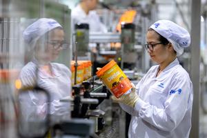 Thị trường nước ngoài lần đầu tiên đóng góp trên 20% doanh thu của Vinamilk