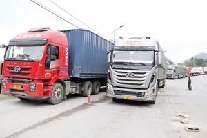 Lạng Sơn: Hơn 6.500 phương tiện chở hàng hóa thông quan qua các cửa khẩu dịp lễ 30/4 - 1/5