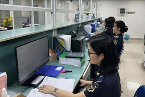 2 doanh nghiệp nợ thuế bị dừng làm thủ tục hải quan