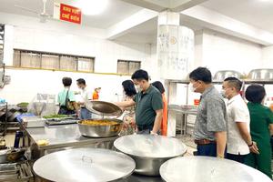 Hà Nội: Đề nghị xác minh nguồn gốc “cỗ lòng xe điếu dài 40m”