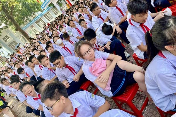 Dạy học 2 buổi/ngày không thu phí, bảo đảm quyền lợi của người học