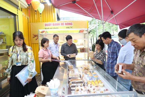 Quảng Ninh: Siết chặt kiểm tra an toàn thực phẩm