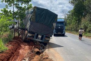 Tai nạn liên hoàn ở Đắk Nông, 2 người tử vong tại chỗ