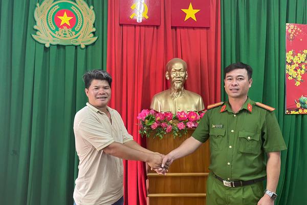 Nhận lại hơn 100 triệu do chuyển nhầm, người dân viết thư cảm ơn lực lượng Công an