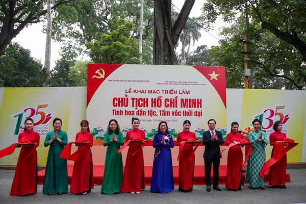 Khai mạc Triển lãm Quốc gia "Chủ tịch Hồ Chí Minh - Tinh hoa dân tộc, tầm vóc thời đại"
