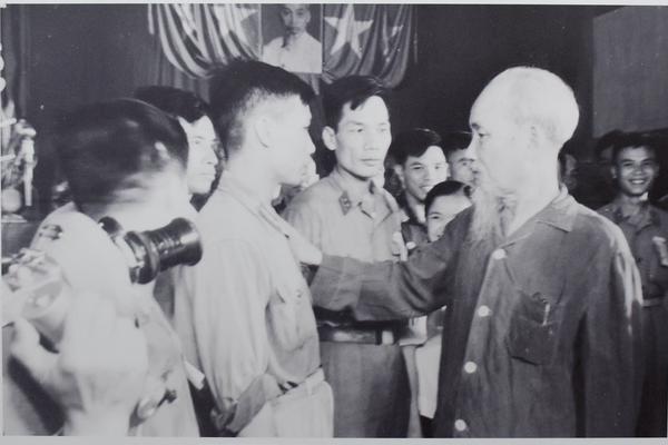 Nghệ An: Triển lãm ảnh “Hồ Chí Minh đẹp nhất tên Người”