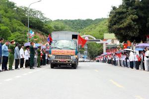 Đón 76 bộ hài cốt liệt sĩ quân tình nguyện hi sinh tại Lào về an táng