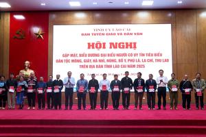 Lào Cai tuyên dương hơn 100 người có uy tín tiêu biểu