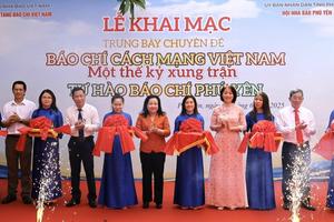 Trưng bày “Báo chí cách mạng Việt Nam - Một thế kỷ xung trận và Tự hào báo chí Phú Yên”