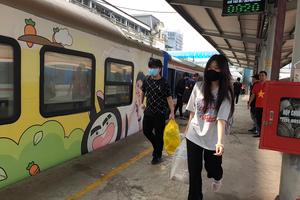 Thí sinh dự thi THPT và nhập học đại học 2025 được giảm 10% giá vé tàu hỏa