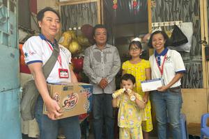 Tân Hiệp Phát: Ấm lòng những món quà ý nghĩa cho các em mồ côi nhân ngày Quốc tế Thiếu nhi