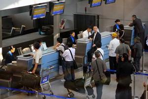 Hoãn xuất cảnh nhiều lãnh đạo doanh nghiệp