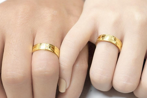 Vàng trang sức: Từ câu chuyện chú rể “khất nợ” nhẫn cưới đến cân bằng ngoại tệ trong nhập khẩu vàng