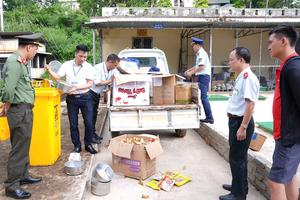 Điện Biên bắt giữ, xử lý 62 vụ hàng lậu, hàng giả