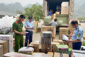 Phó Thủ tướng yêu cầu: Xử lý nghiêm cán bộ thiếu trách nhiệm trong công tác chống buôn lậu, gian lận thương mại