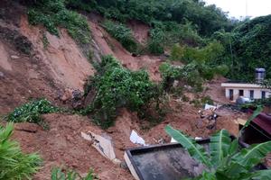 Thanh Hóa: Kiểm tra tình trạng sạt lở ở núi Pha Kham ở huyện vùng cao Quan Sơn
