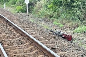 Phú Yên: Cố tình băng qua đường sắt, hai người bị tàu hỏa đâm tử vong