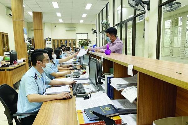 Nợ thuế hơn 9 tỷ đồng, 2 doanh nghiệp tại TP. Hồ Chí Minh bị tạm dừng thủ tục hải quan