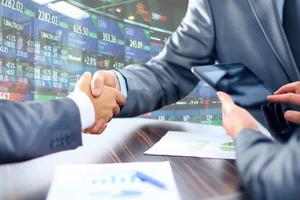 Nhà đầu tư nước ngoài cần gấp rút rà soát tuân thủ quy định mới trên thị trường chứng khoán