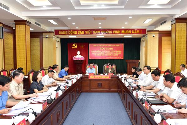 Ban Thường vụ hai tỉnh Tuyên Quang - Hà Giang bàn về công tác cán bộ sau hợp nhất