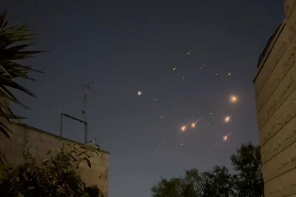 Ngay lúc này, công dân Việt Nam không nên đến hai nước Israel và Iran