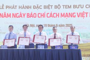 Phát hành bộ tem đặc biệt kỷ niệm 100 năm Ngày Báo chí Cách mạng Việt Nam