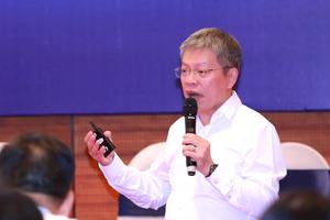 Báo chí phải là ngọn hải đăng giữa cơn lốc thông tin mạng xã hội