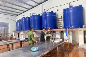 Thanh Hóa: Công an làm rõ việc hàng loạt bao bì chai nước mắm bị vứt bỏ tại Quảng Nam
