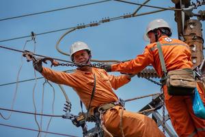 Chủ động đảm bảo cung ứng điện mùa nắng nóng