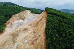 Công ty Cổ phần KH Group bị phạt 250 triệu đồng và đình chỉ hoạt động khai thác mỏ