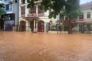 Mưa lớn kéo dài gây ngập úng, thiệt hại nặng tại nhiều địa phương ở Yên Bái