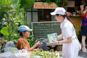 Hàng triệu tiểu thương cả nước"bắt nhịp" chuyển đổi số