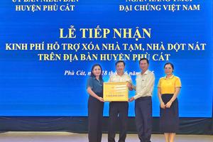 PVcomBank nhận Bằng khen của Chủ tịch UBND tỉnh Bình Định trong phong trào thi đua xóa nhà tạm, nhà dột nát trên địa bàn