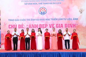 Hải Phòng: Trưng bày 160 tác phẩm tư liệu và ảnh đẹp về gia đình