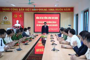 Bộ trưởng Bộ Công an thăm, động viên cán bộ, chiến sĩ Công an xã Bản Nguyên