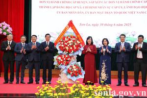 Sơn La: Công bố các Nghị quyết, Quyết định của Trung ương và của tỉnh về thực hiện chính quyền địa phương 2 cấp