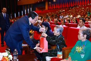 Thủ tướng yêu cầu tiếp tục chăm lo tốt đời sống người có công với cách mạng