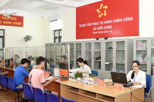 Giữ nguyên chế độ, chính sách tiền lương và phụ cấp chức vụ trong thời gian 6 tháng kể từ khi có văn bản bố trí công tác