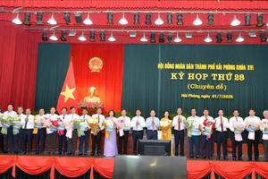 Thông qua các Nghị quyết kiện toàn bộ máy hành chính theo mô hình chính quyền địa phương 2 cấp