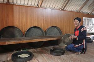 Người giữ hồn Tây Nguyên giữa lòng hồ Lắk