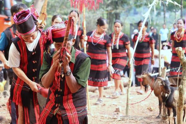 A riêu piing – Vòng tay tâm linh nối dài giữa đại ngàn Trường Sơn