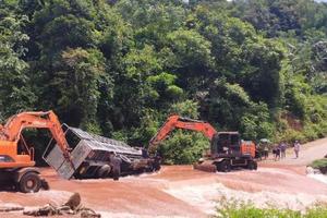 Nghệ An: Mưa lớn xuất hiện nhiều điểm sạt lở ở các xã miền núi