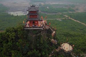 Quần thể chùa Tam Chúc được kỳ vọng trở thành đòn bẩy tăng trưởng du lịch của tỉnh Ninh Bình