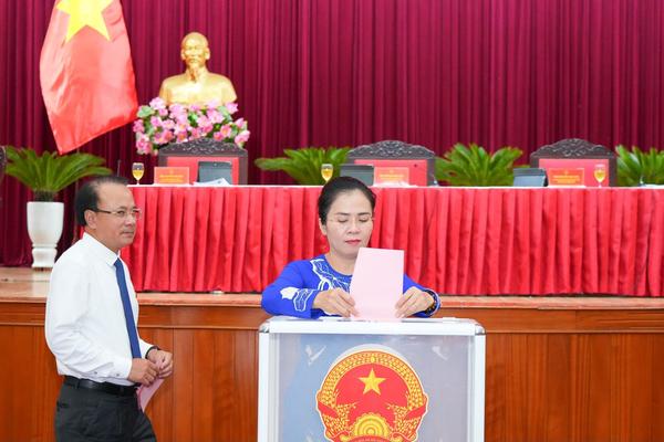 Nghệ An: Bầu bổ sung 2 Ủy viên UBND tỉnh nhiệm kỳ 2021 -2026