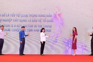 Đề xuất hỗ trợ bằng tiền mặt hoặc hiện vật với gia đình sinh con một bề
