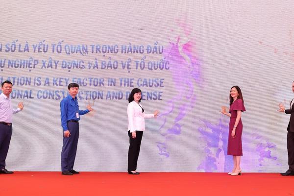 Đề xuất hỗ trợ bằng tiền mặt hoặc hiện vật với gia đình sinh con một bề