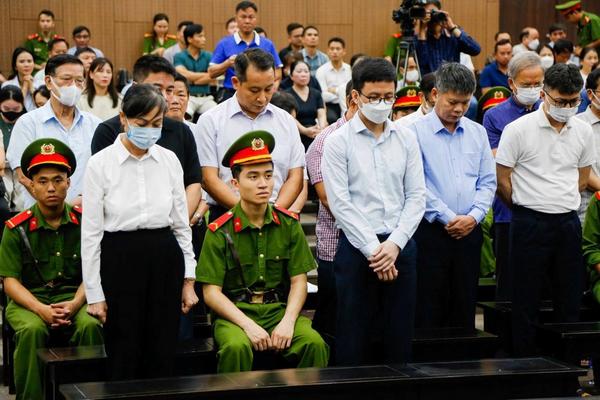 Vụ án Phúc Sơn: Án phạt cho sự suy thoái về tư tưởng, đạo đức, lối sống