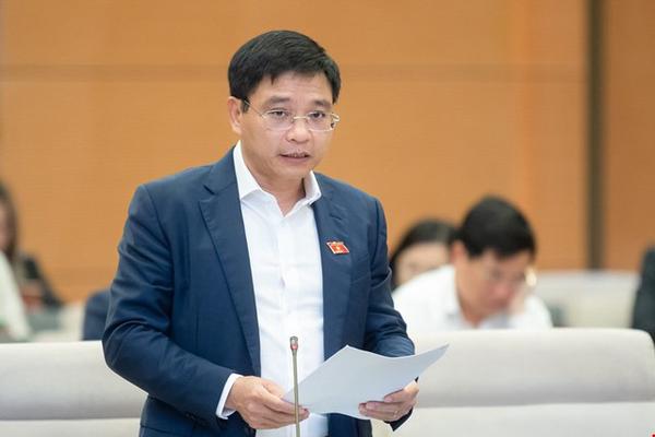 Bộ trưởng Bộ Tài chính bị chất vấn về tình trạng lãng phí nhà, đất chưa được bàn giao tại doanh nghiệp Nhà nước