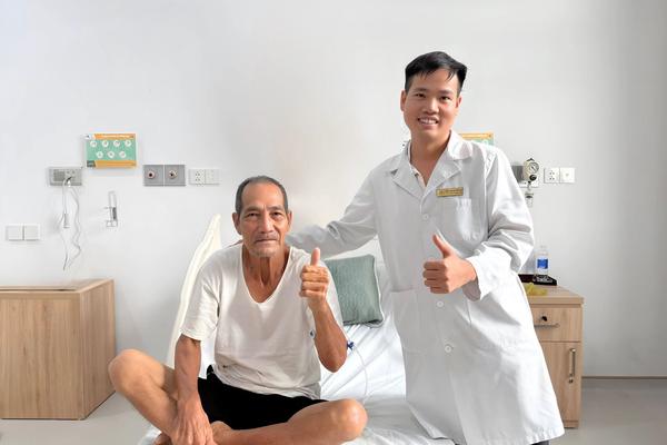 Cứu sống cụ ông 77 tuổi đột quỵ do nhồi máu não, liệt nửa người tại Phú Quốc