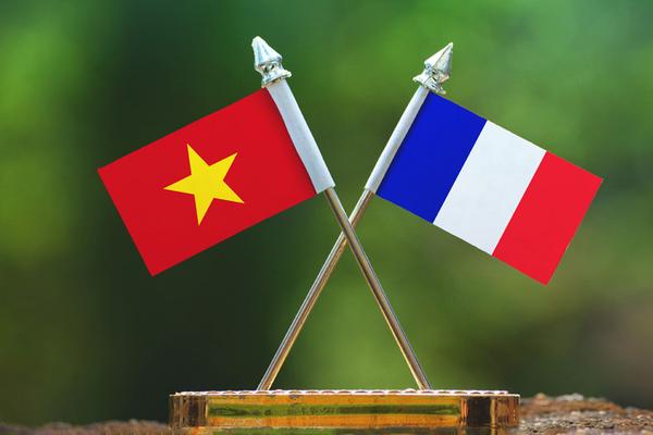 Lãnh đạo Việt Nam gửi điện mừng Quốc khánh Cộng hòa Pháp